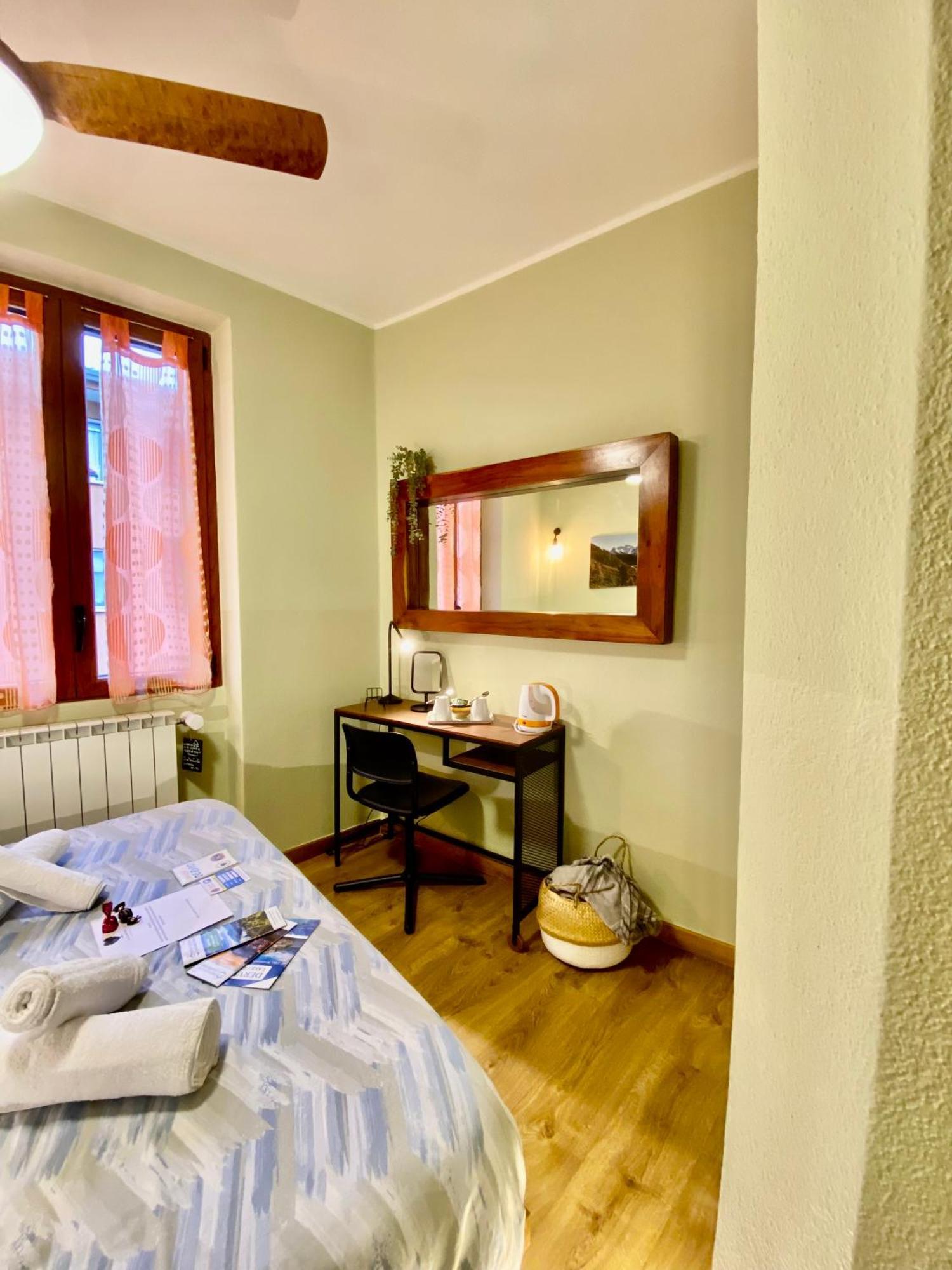 La Casa Del Poeta Bed and Breakfast Dervio Exterior foto